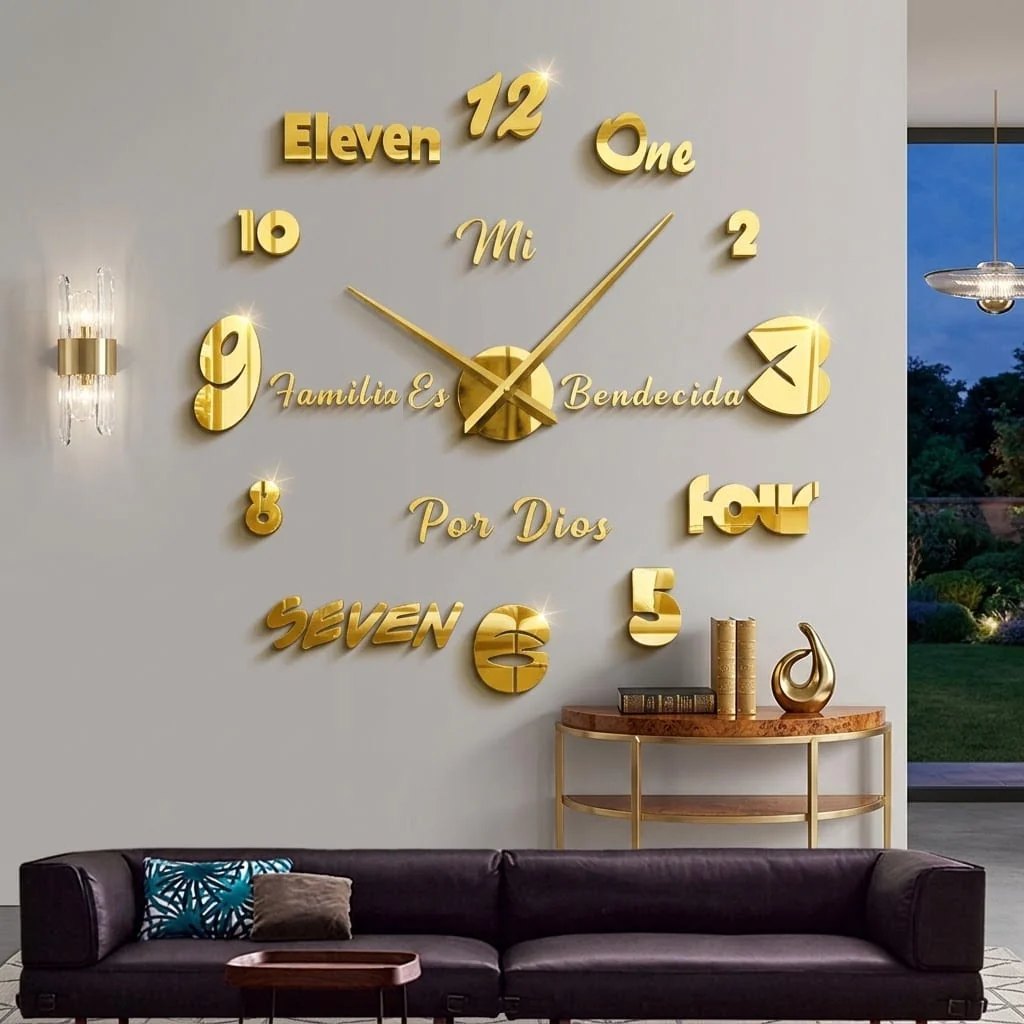 Reloj de pared 022 dorado con frase Mi familia es bendecida por Dios