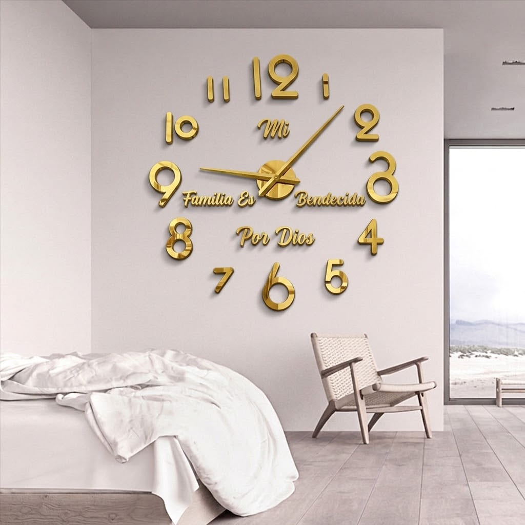 Reloj de pared 036 dorado con frase Mi familia es bendecida por Dios