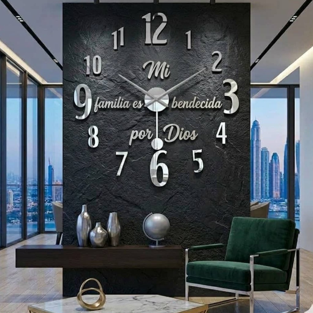 Reloj de pared 1725 con péndulo plateado con frase Mi familia es bendecida por Dios